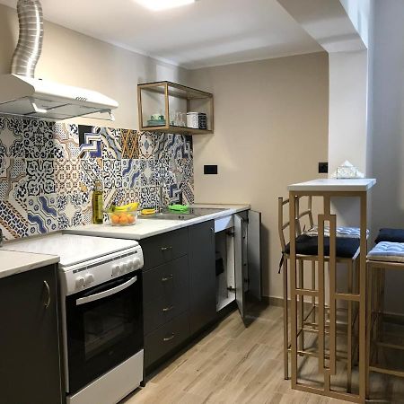 Georgias Central Chania  Bagian luar foto