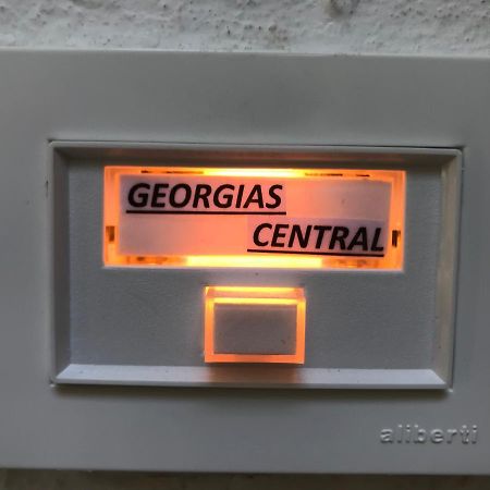 Georgias Central Chania  Bagian luar foto