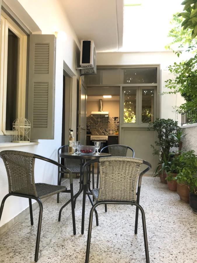 Georgias Central Chania  Bagian luar foto